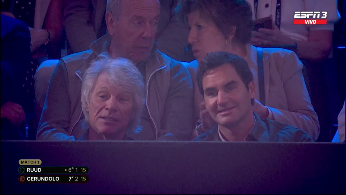 ESPNtenis's tweet photo. Bon Jovi x Roger Federer 🎸

📺 Mirá la #LaverCup por ESPN en el Plan Premium de #DisneyPlus. https://t.co/vpycOW3TMn