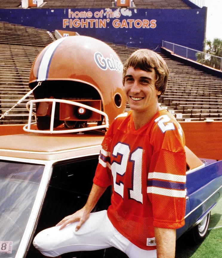 InesGreg's tweet photo. #fridayflashback ...Gator style!
Since my hometown is "hosting" a Top 5 Ole Miss team in The Swamp tomorrow.
Chomp-chomp! Go Gators! https://t.co/Cjpc1AVyQG