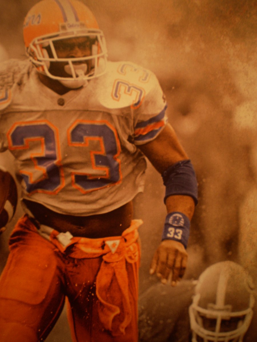 InesGreg's tweet photo. #fridayflashback ...Gator style!
Since my hometown is "hosting" a Top 5 Ole Miss team in The Swamp tomorrow.
Chomp-chomp! Go Gators! https://t.co/Cjpc1AVyQG