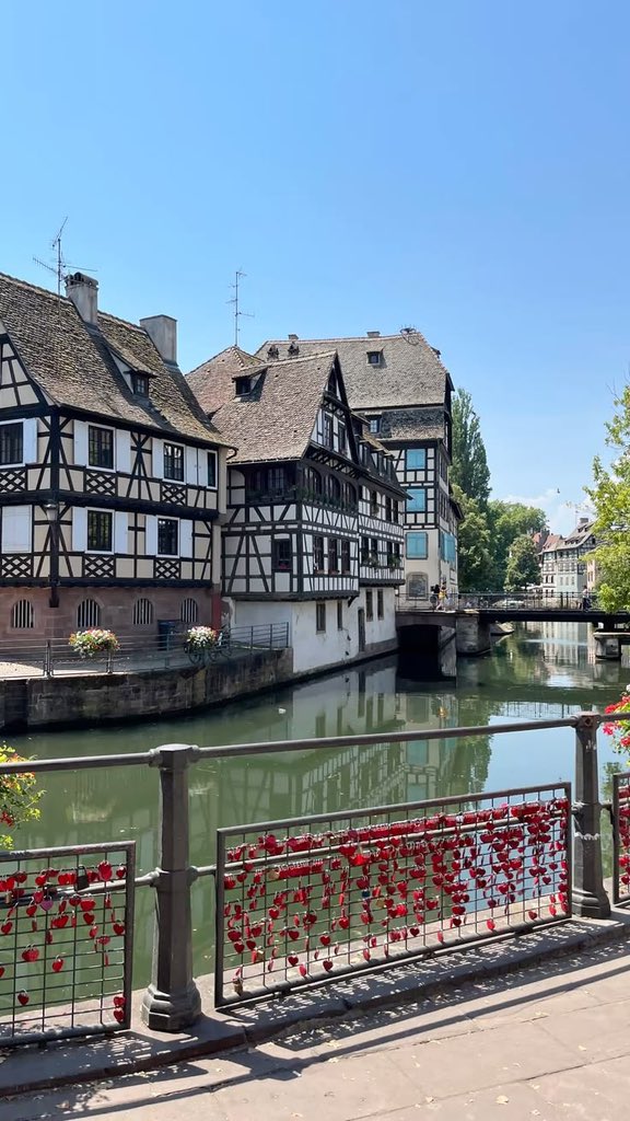 reminiscinbby's tweet photo. Strasbourg, France https://t.co/1Uj4vPa4zP