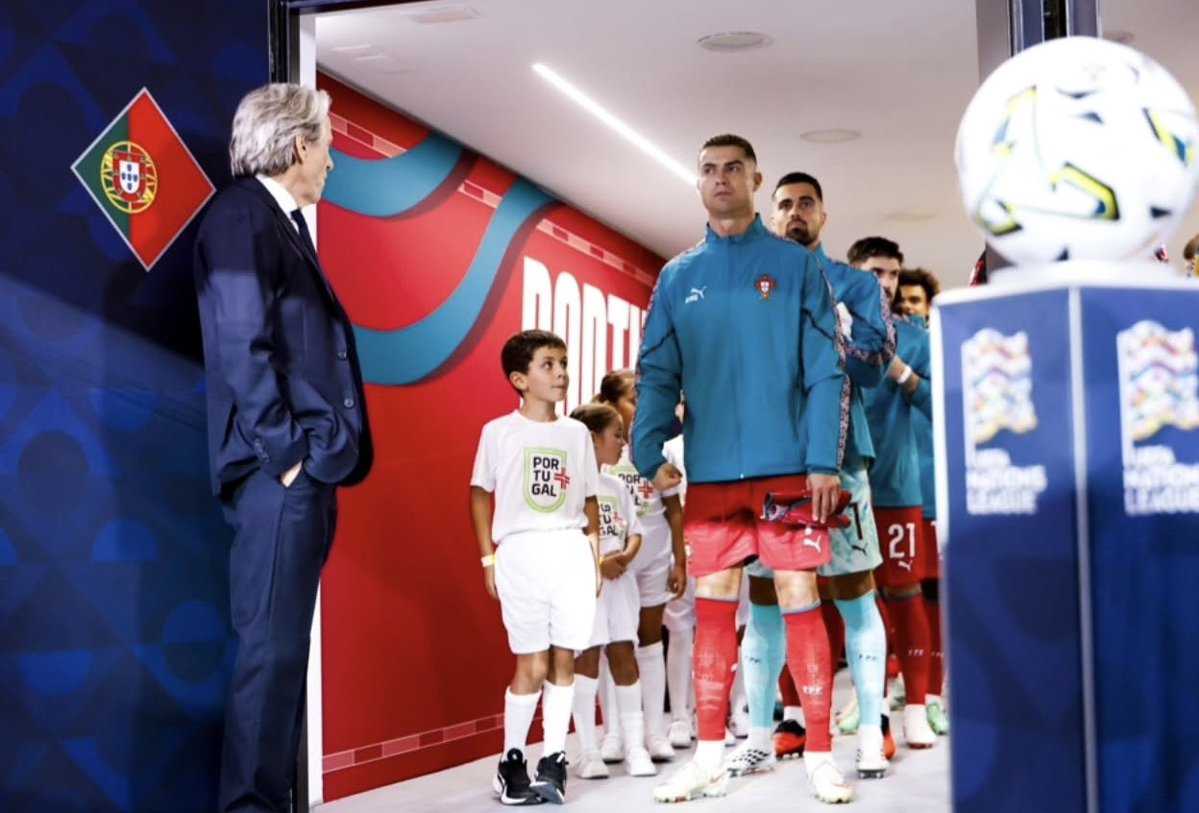 CallHimGoat's tweet photo. CR7 &amp; JJ https://t.co/UvF33GW0uV
