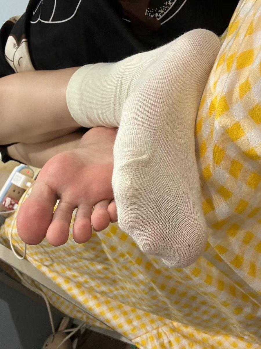 SilvaMaury32's tweet photo. 妈妈的袜子好像有点臭了废物无脑贱狗还受得了吗 https://t.co/E1adqYSahy