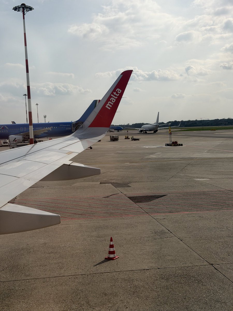 LewaneSays's tweet photo. Fly ✈️ again #italy to #malta https://t.co/ZhYpwQnrvr