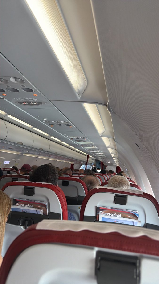 LewaneSays's tweet photo. Fly ✈️ again #italy to #malta https://t.co/ZhYpwQnrvr