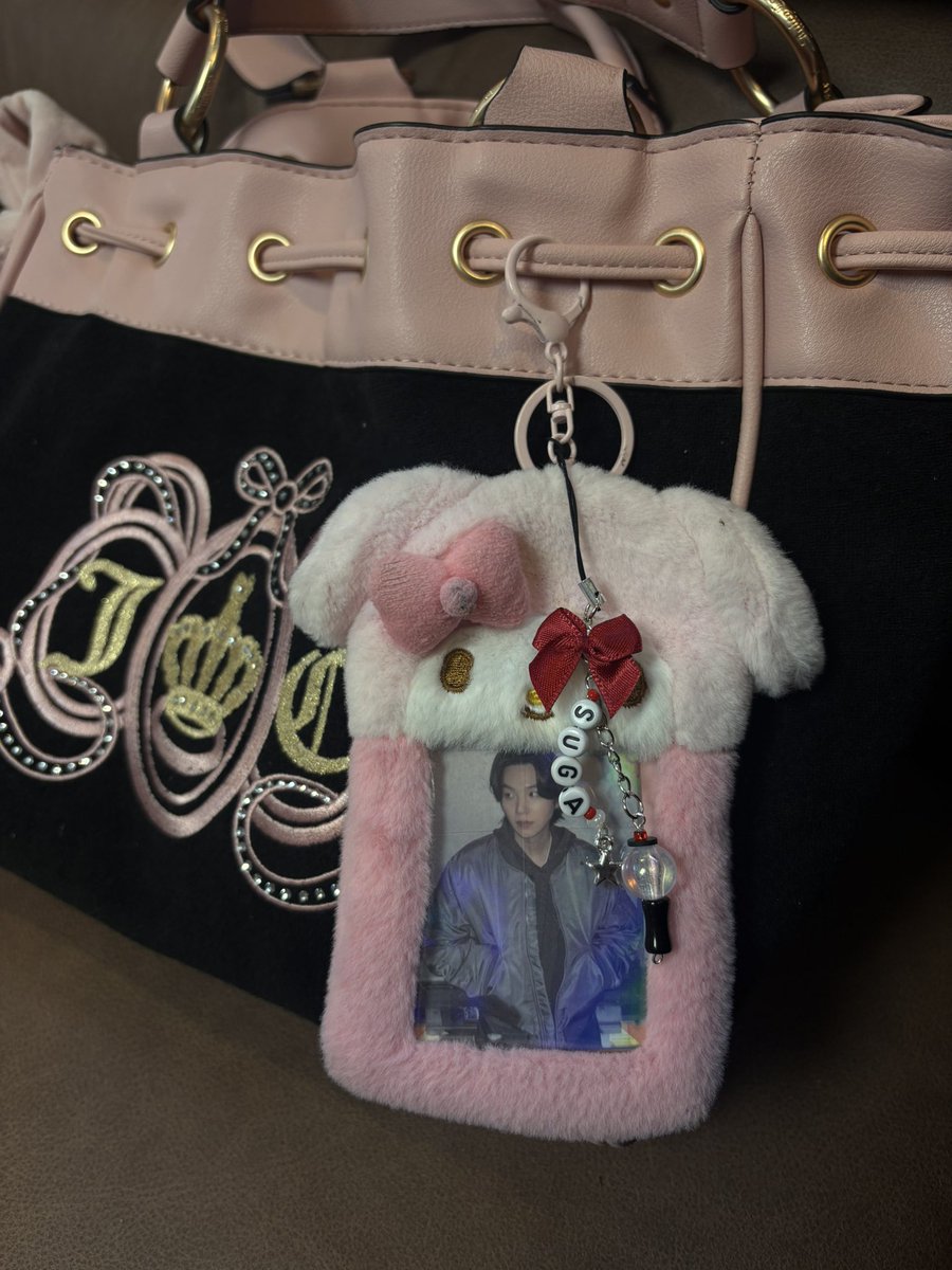 luvrksm's tweet photo. mind you this is my only visible merch😭 why come for me https://t.co/KGhjUun7GI