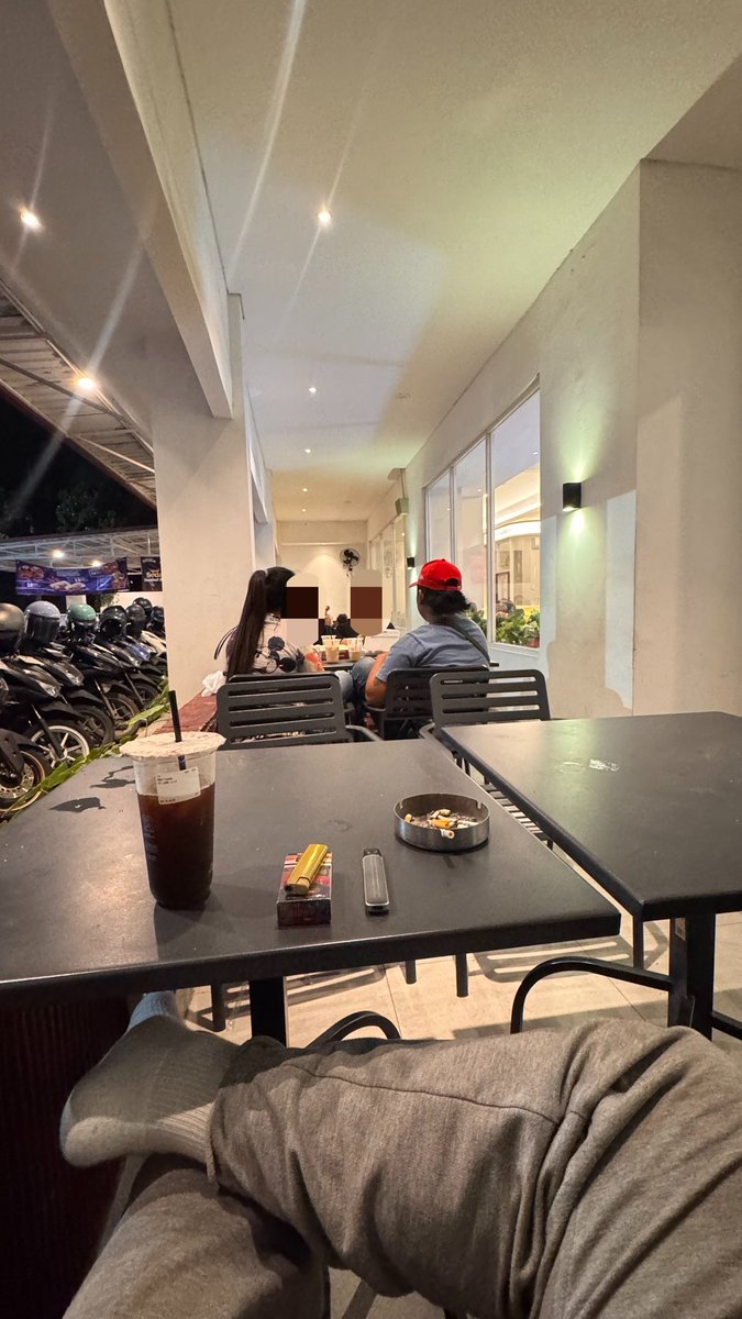 noyyoow's tweet photo. after gym males bgtt balik, jadinya mgopi dulu mandiri 🥲 https://t.co/apK3hfzUoG