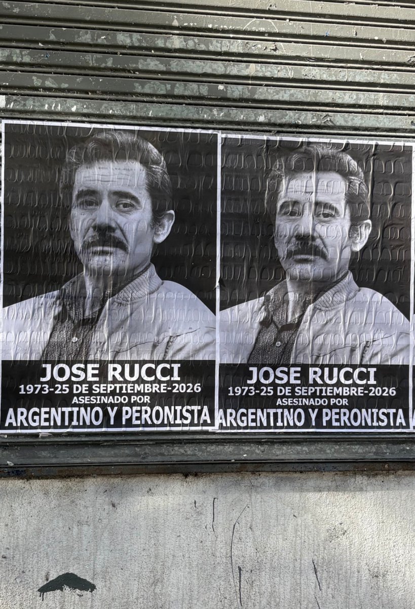 doscerounoo's tweet photo. sabés que se viene el calorcito cuando empezás a cruzarte a este chad en las calles porteñas https://t.co/JMJBpxquGa