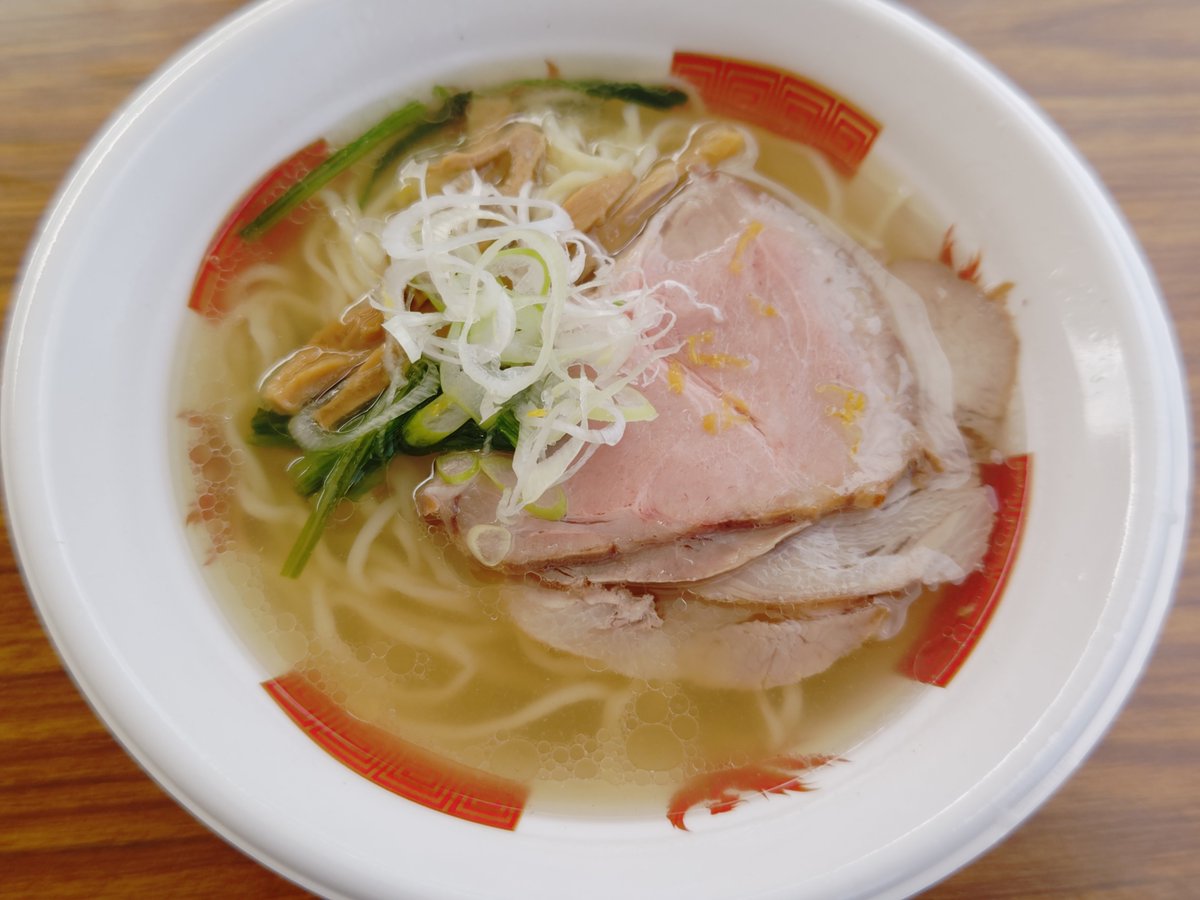 t2104tk's tweet photo. 熱狂中野ラーメン祭2026

Pickerel support by 渡邊大介
Clam Shio

アメリカ・ロードアイランド州のラーメン店で、閉店したRamen FeeLの渡邉大介氏がサポートしての出店との事。

地元ロードアイランド産の干し貝を使用したという一杯は、外国の🍜もこのレベルになっているのかと、驚きの美味しさ😋 https://t.co/aGHw4myK0B