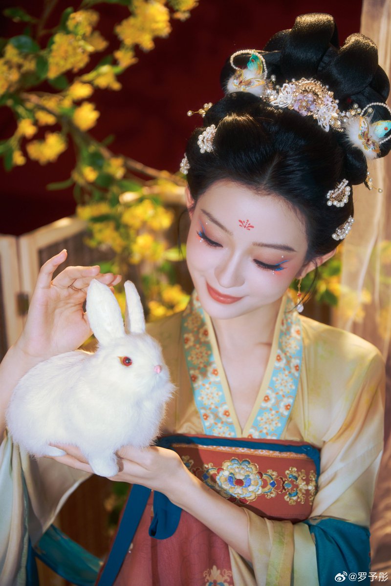 langjieupdates's tweet photo. #LuoYutong's photoshoot for Hunan TV Mid-Autumn Festival Gala 2026 https://t.co/pC42BpLPpb