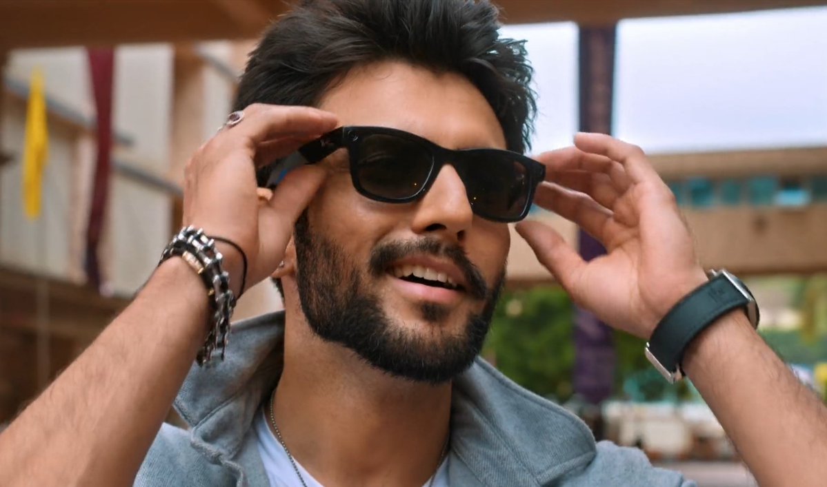 deep_veer1's tweet photo. Ishhan Dhawan as Jeet 🔥
The character Jeet is not just the attitude and sarcasm but also the vulnerability - a side of him that no one sees other than Saumya 😭
And Ishhan is simply nailing the portrayal of Jeet! 

YFT HITS 50 
#YehFitoorTera https://t.co/aAjjQjDFrR