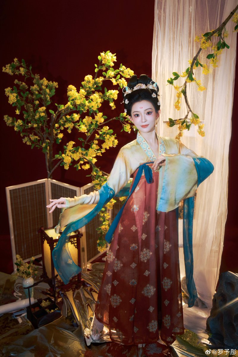langjieupdates's tweet photo. #LuoYutong's photoshoot for Hunan TV Mid-Autumn Festival Gala 2026 https://t.co/pC42BpLPpb