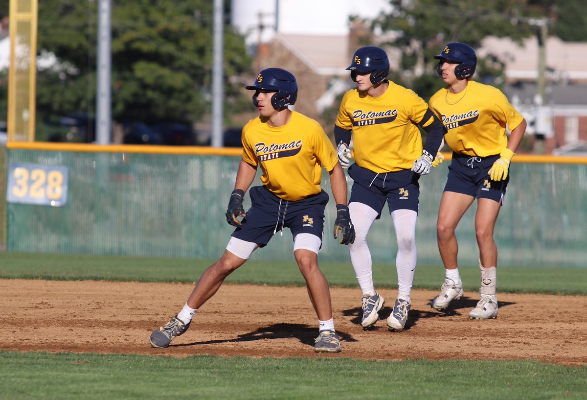 PotomacStateBB's tweet photo. ...or outside.
#CatamountCulture https://t.co/io9ycOeklb