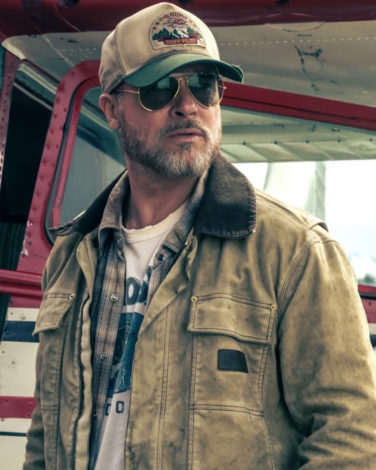 markhdaniell's tweet photo. “I think back on my relationships with my dogs and what they’ve given me, even on the darkest days, so I wanted to pay a bit of a tribute to that.”
Brad Pitt talks #HeartoftheBeast : “We're less lonely because of dogs.”
https://t.co/facOUvDNZw https://t.co/QlkQTq2UsW