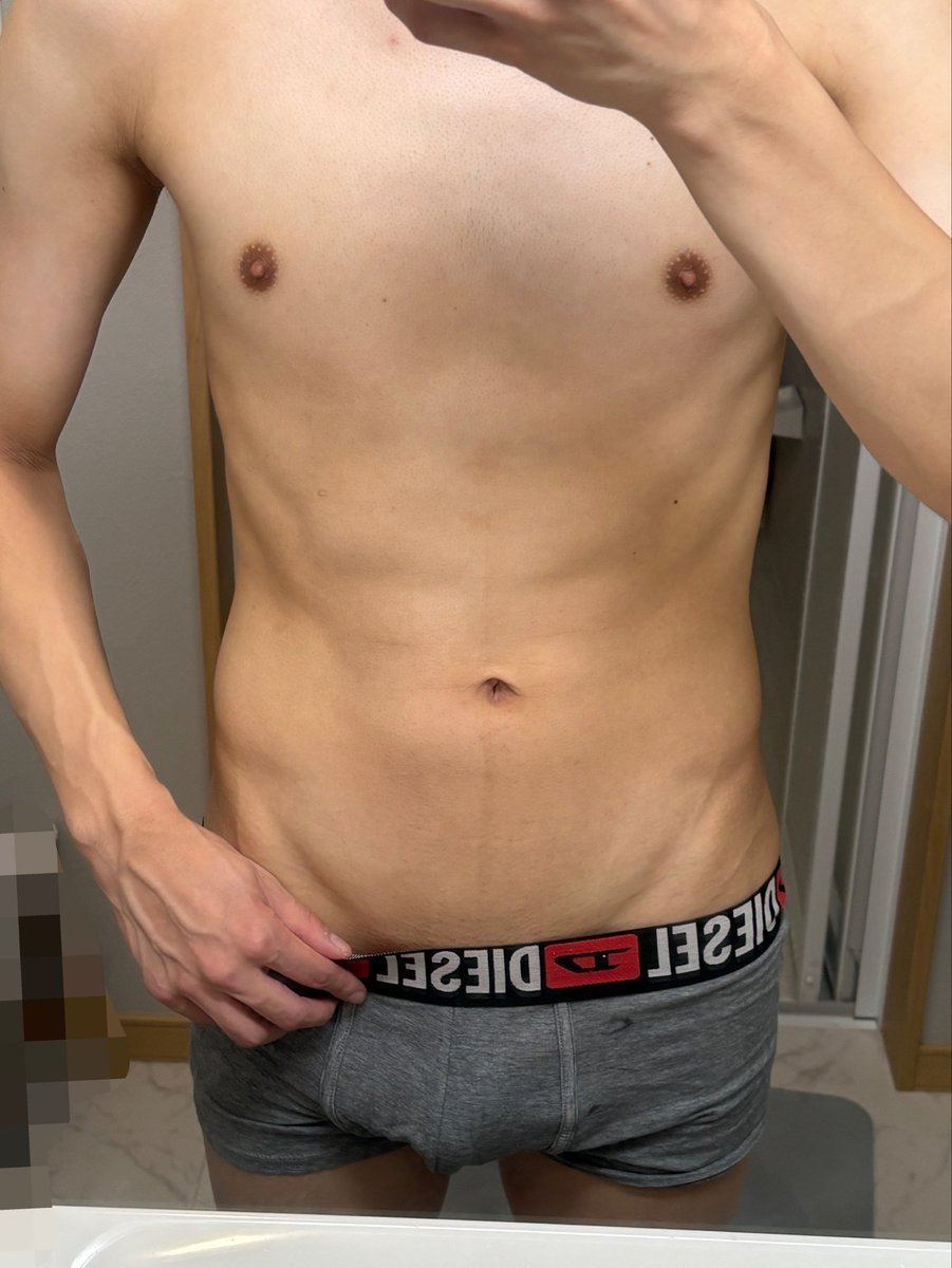 ko___suke718's tweet photo. 毎日バイトとダンスで体調崩したらまた痩せれたけど筋肉欲しい https://t.co/F24yQ4IdbA