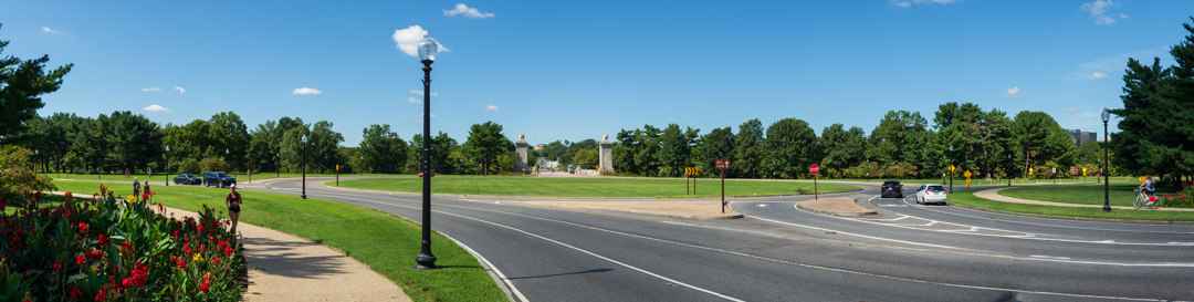 bfurman's tweet photo. Memorial Circle near Memorial Bridge, Washington, D.C., site of the proposed 250 foot high Triumphal Arch. #greatamericanstatefair #memorialbridge #ArlingtonCemetary #TrumpArch #Trump #WashingtonDC #TriumphalArch #ColumbiaIsland #democracy #vote #freedom250 https://t.co/T4Kz8Olc6f