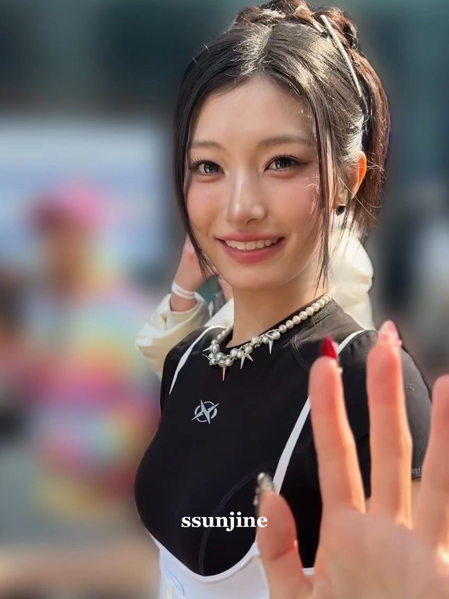 ssunjine's tweet photo. 지금 은떠 너무 보고싶네 ......... https://t.co/iNEAqa1qGP