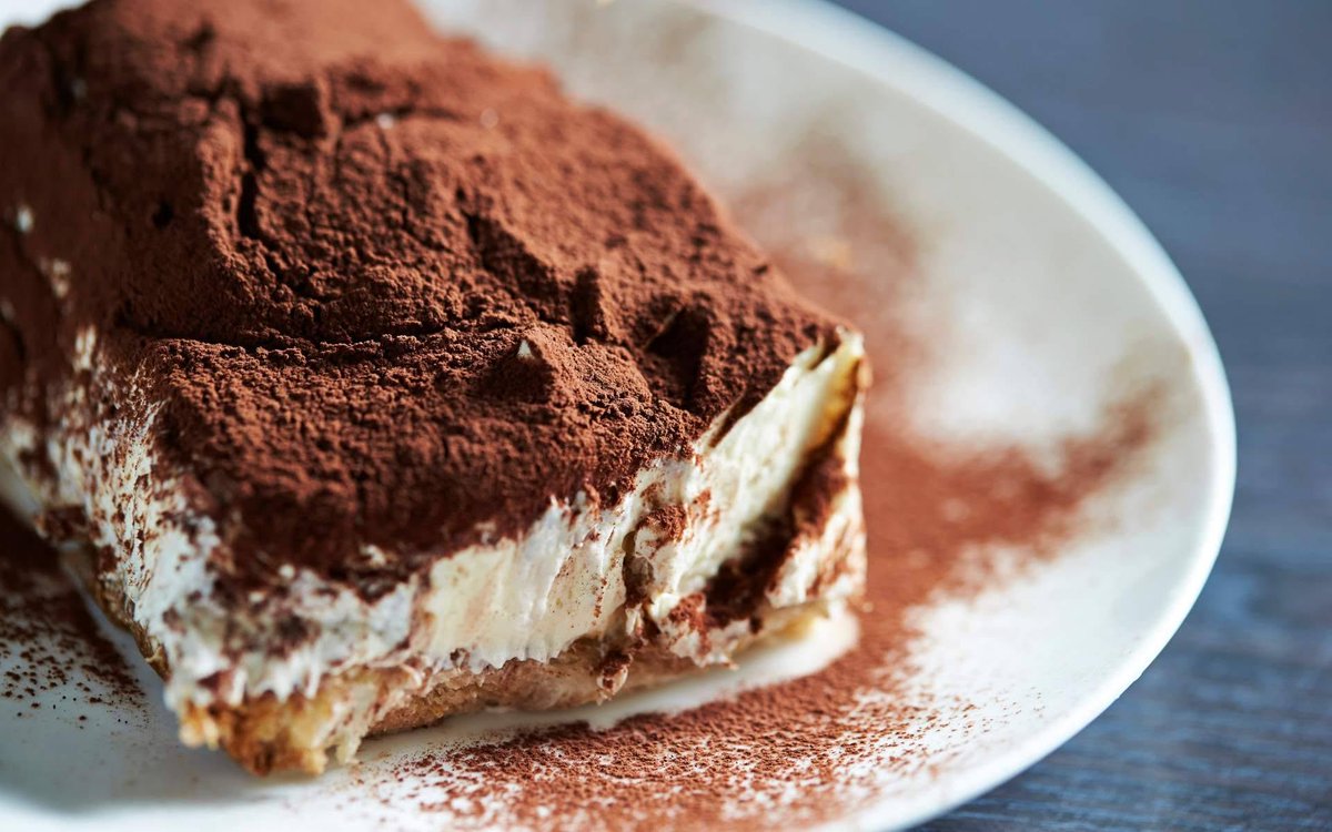 EatDestination's tweet photo. Venice is on everyone's bucket list. But, if you base yourself in #Venice, places like #Verona, #Padua, &amp; #Treviso are less than an hour away. We're exploring daytrips from Venice-and great food!  https://t.co/JXmZAdvdxM #italy #Tiramisu #travel #FoodieFriday #CulinaryAdventures https://t.co/qGY7ili8mB
