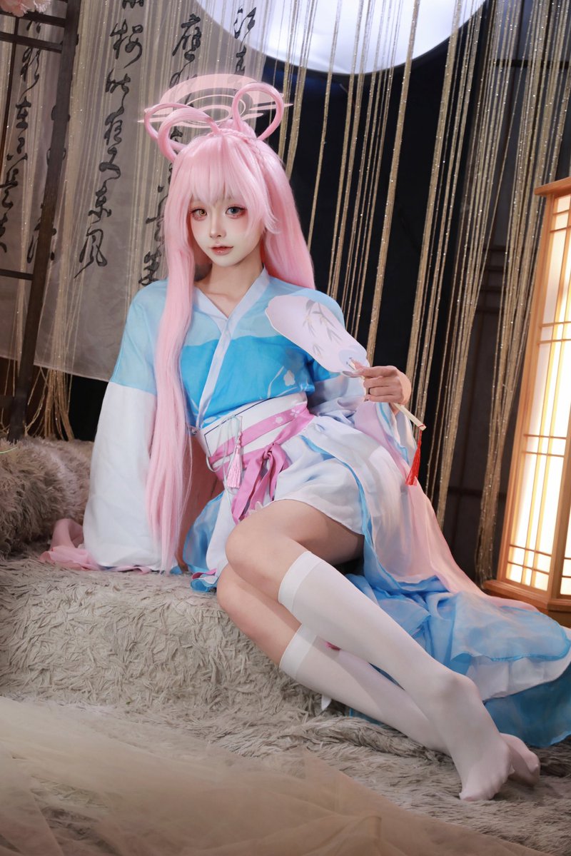 _Aoi1225's tweet photo. おじさんと一緒にお月見する？🌙

📷@Rising_Kiryuu 

#ブルーアーカイブ #小鳥遊ホシノ #コスプレ #cosplay https://t.co/gcBmm4cp2v