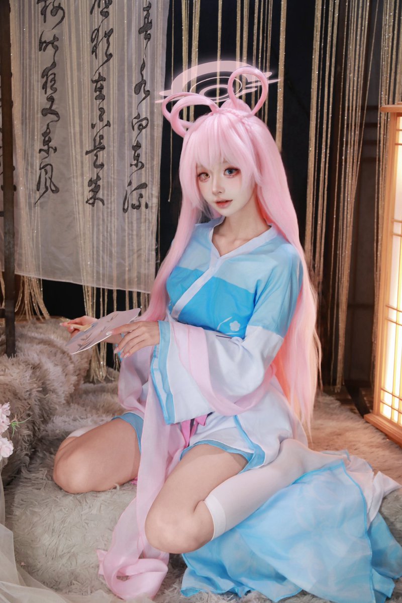 _Aoi1225's tweet photo. おじさんと一緒にお月見する？🌙

📷@Rising_Kiryuu 

#ブルーアーカイブ #小鳥遊ホシノ #コスプレ #cosplay https://t.co/gcBmm4cp2v