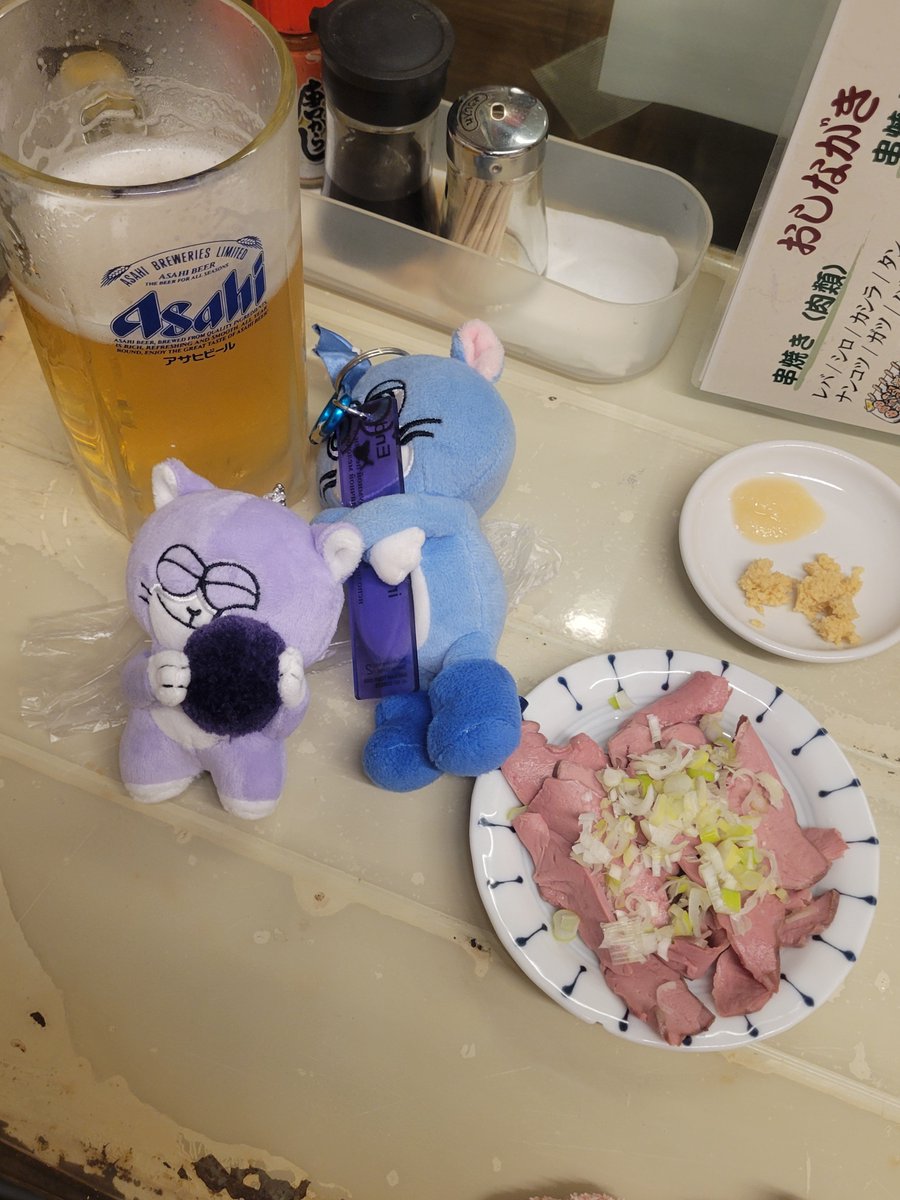 mk_rfu's tweet photo. ライブ後の1人飲みで召喚!
教育上良くない。
次は福岡! https://t.co/nF3k6Z4v4G