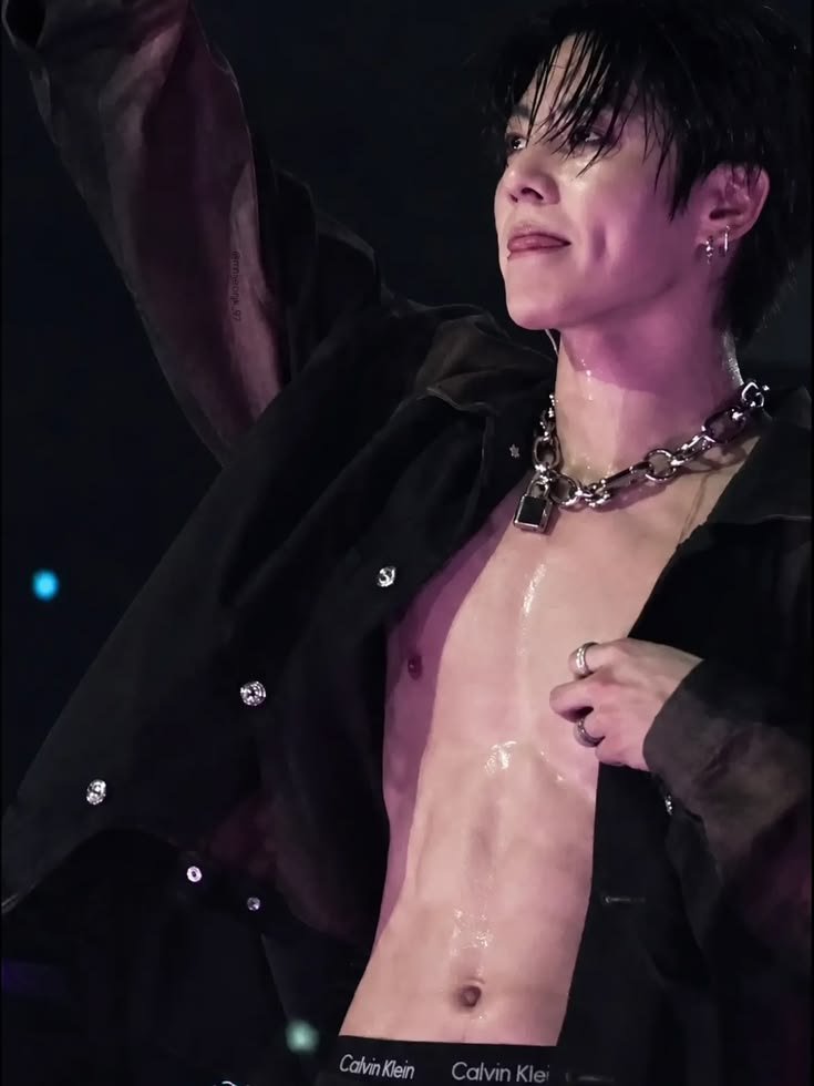 4everjk97's tweet photo. Why isn’t he mines!!!
#jk https://t.co/2gMN0ReAvZ