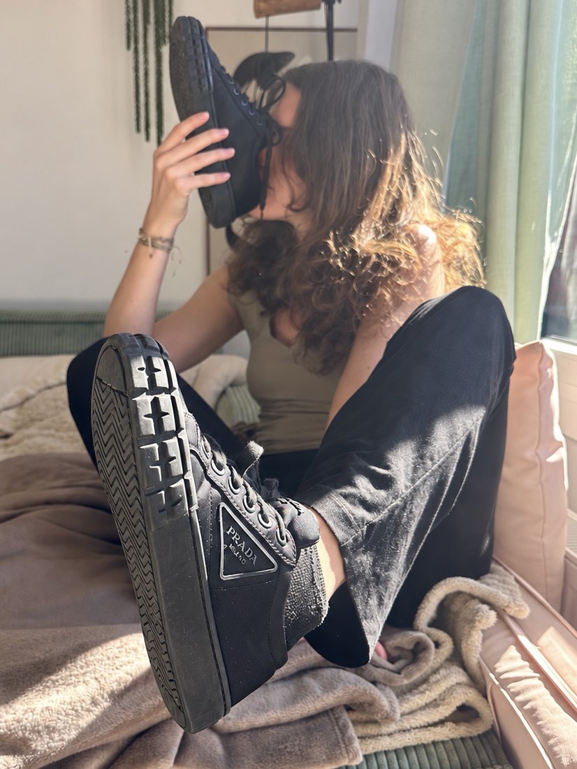 Sinaaasum's tweet photo. Smells like luxury. Probably because they’re Prada. Definitely because they were on my feet.✨🤭 Any takers? 😏 https://t.co/B5q3908vi0