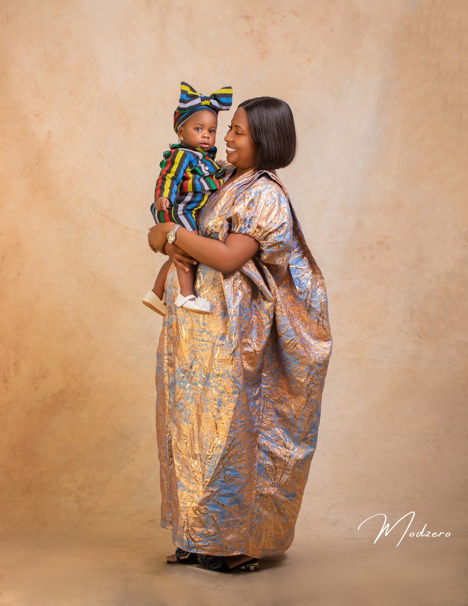 ModzeroMedia's tweet photo. Mummy, Daddy &amp; the small boss. 😂❤️
Clean family moments captured at the studio.

#ModzeroStudio #FamilyShoot #LagosPhotographer #StudioShoot #FamilyPortraits https://t.co/Cfe8wYlPbe