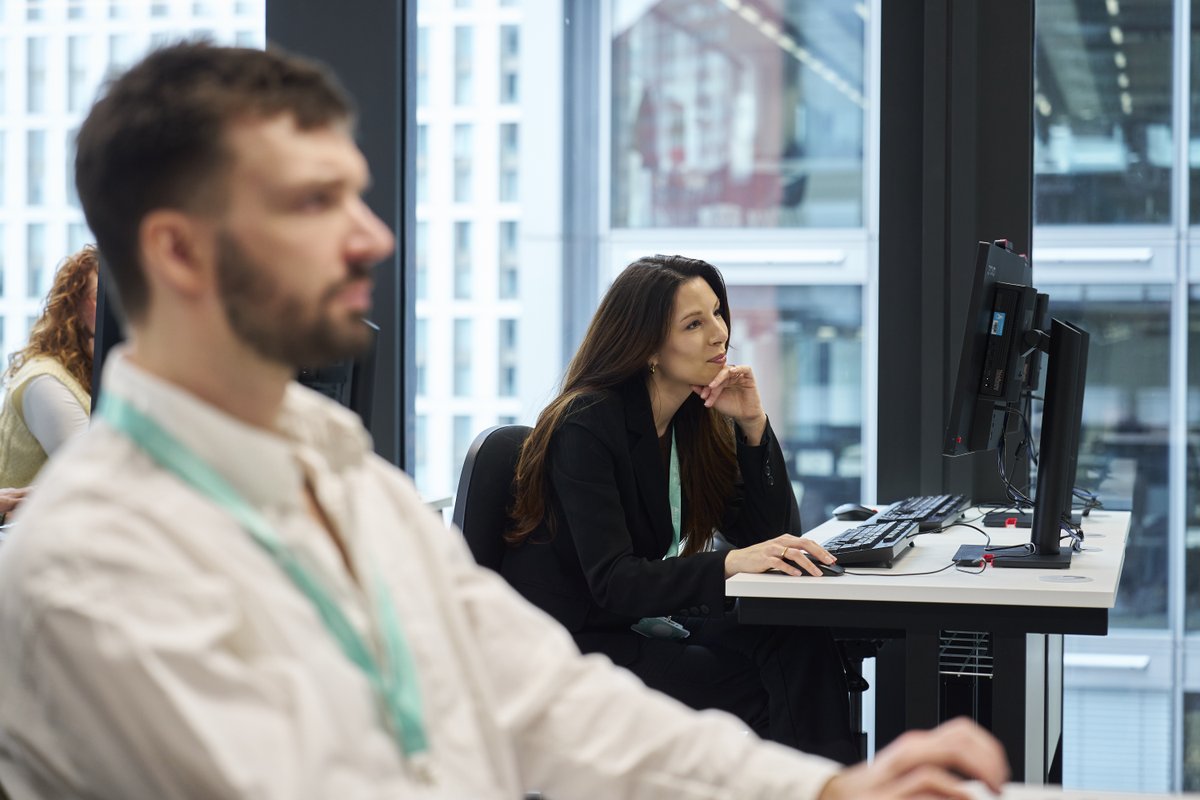 Arden_Uni's tweet photo. Starting your career is a big step, but you don't have to figure it all out alone.

From CVs to skills to interview prep, Arden's got your back. Read the full blog to see how we can help:
https://t.co/DOCLMGqxta https://t.co/Uey321amCy