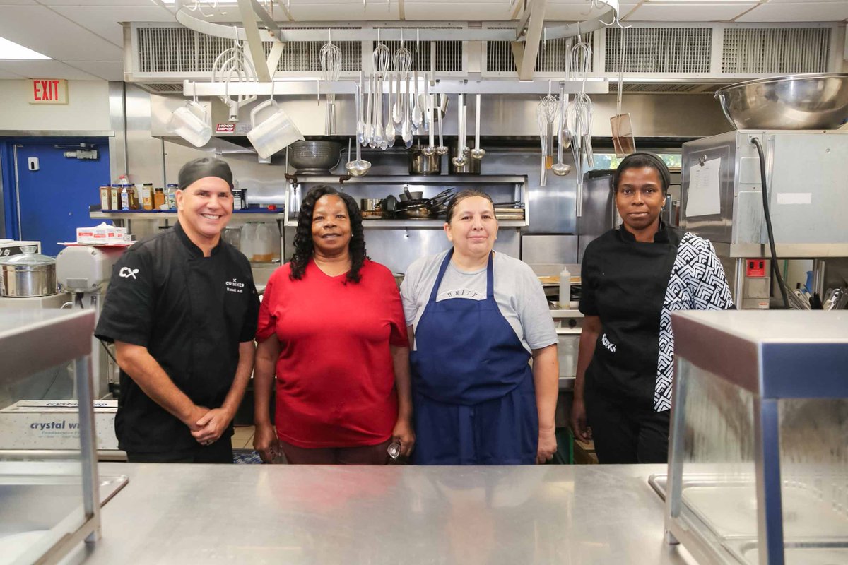 UnitySchoolFL's tweet photo. 🍽️ Happy National Food Service Employee Day! 🎉 Today we celebrate the amazing cafeteria team that keeps our Unity students fueled. They prepare healthy meals, greet every student with a smile, and nourish our Mustangs every single day! 🧑‍🍳💙🧡

#FoodServiceEmployeeDay https://t.co/Yp3lwbJIDT