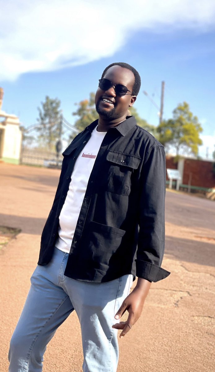 MutaahiSolomon's tweet photo. A year older, Today. Mumpe location. https://t.co/kGdkYdYmkF