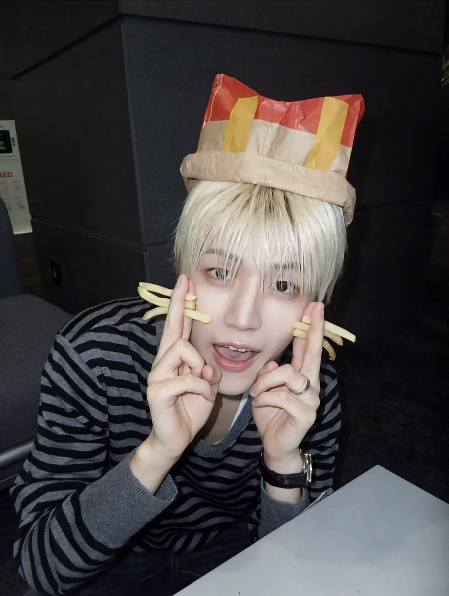 hm1ht2's tweet photo. 아어떡해... 내링냥이...... https://t.co/HtPhQH4n0n