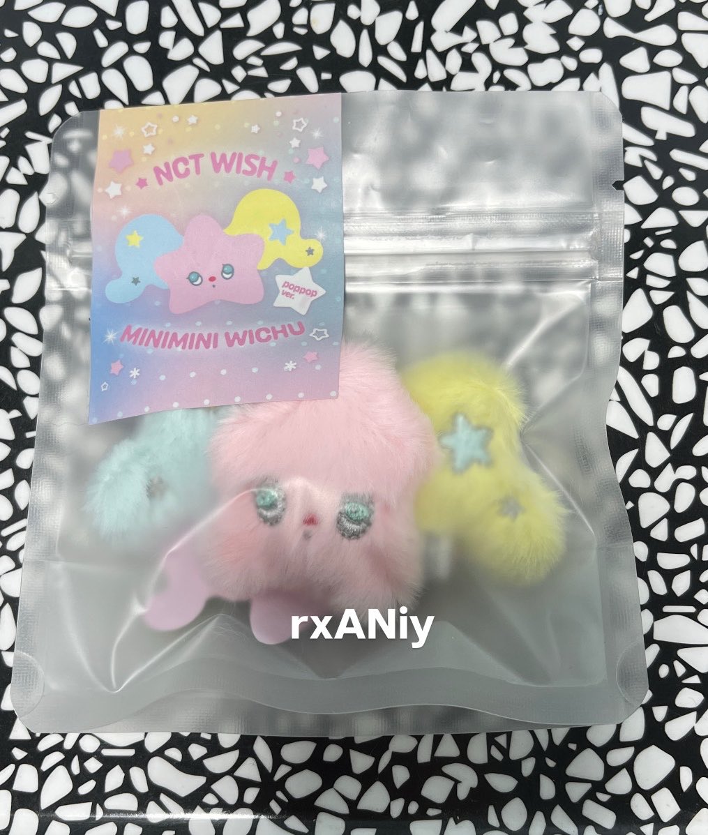 rxANiy's tweet photo. ♡ ส่งต่อ mini wichu ♡

- 380 รวมส่ง ⭐️ ไม่เคยแกะ ไม่เคยพาไปข้างนอก

สนใจทัก dm ได้เลยค่ะ💘
#ตลาดนัดnct https://t.co/ajyzj6IDlb
