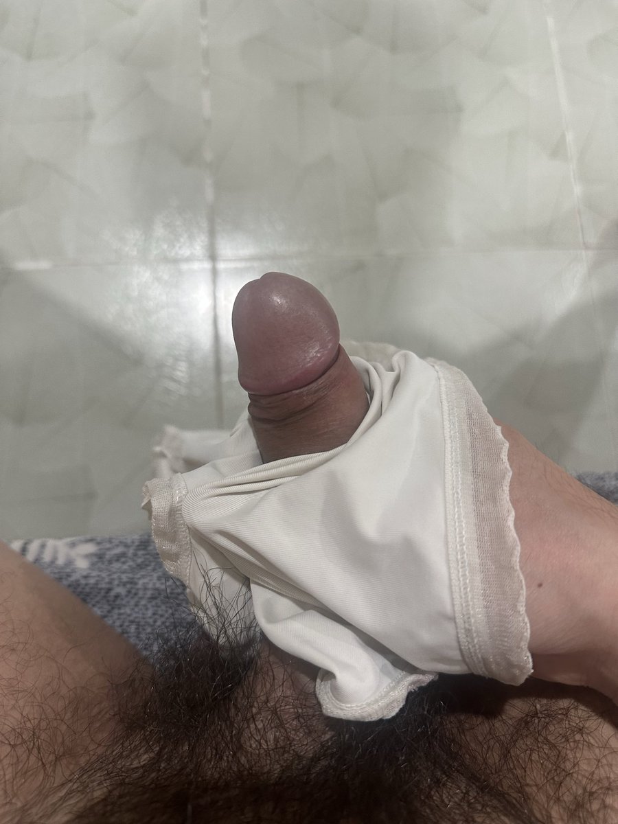 Hongeiyt's tweet photo. Nứng quá lấy sịp mẹ sục :))) https://t.co/3oeKFN66fJ