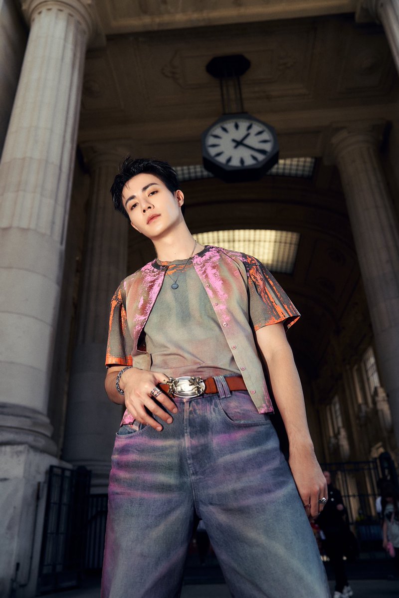 zee_pruk's tweet photo. Your red flag looks good in Diesel.🚩 @DIESEL 

#DieselSS27
#ForSuccessfulLiving
#ZEEPRUKDIESEL https://t.co/zBewnbJD0T
