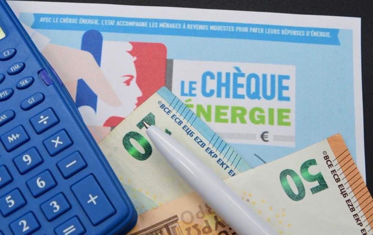 CerfiaFR's tweet photo. 🇫🇷 FLASH | Raphaël Glucksmann appelle à augmenter le chèque énergie de 150€ à 500€. https://t.co/IEduqRpLL4