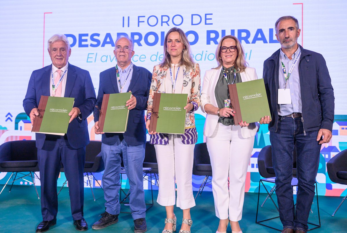 RECAMDER's tweet photo. ✅El 'Manifiesto por los pequeños municipios y el futuro del medio rural’ firmado en Sigüenza reivindica una Ley Nacional del Pequeño Municipio, Ley Estatal contra la Despoblación, blindar el programa LEADER o que se reconozca la población vinculada.
ℹ️ https://t.co/1o73ToXrvO https://t.co/WYgYsTRLF4