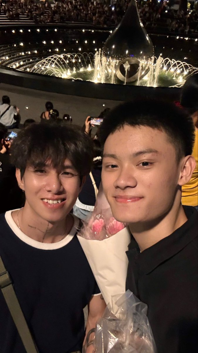 lgtan2k's tweet photo. Myyy boyfriendddd https://t.co/EbKpgv31oV