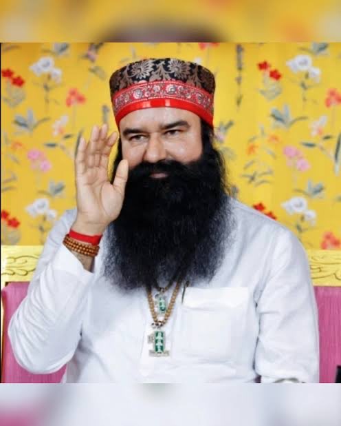 BasdeepKaur's tweet photo. फ़िज़ूल ख़र्चों से बचना समझदारी की निशानी है।
हमें अपनी मेहनत की कमाई को दिखावे और गैर-ज़रूरी चीज़ों पर खर्च करने के बजाय अपनी जरूरतों के लिए बचाना चाहिए। Saint Dr Gurmeet Ram Rahim Singh Ji Insan की प्रेरणा से हम अपने खर्चों पर नियंत्रण रखकर बचत की अच्छी आदत अपना सकते हैं। https://t.co/1SZ4u1J81a