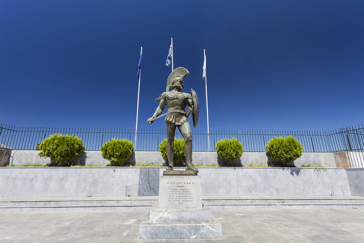 HellenicEchoes's tweet photo. The Leonidas monument in Sparta 🇬🇷
Even to this day we remember the 300 Greeks who have fallen at Thermopylae to defend Greece. Their sacrifice allowed the mainland Greek city-states to continue living in freedom and not as Persian satraps. https://t.co/LUIK4MsyLX