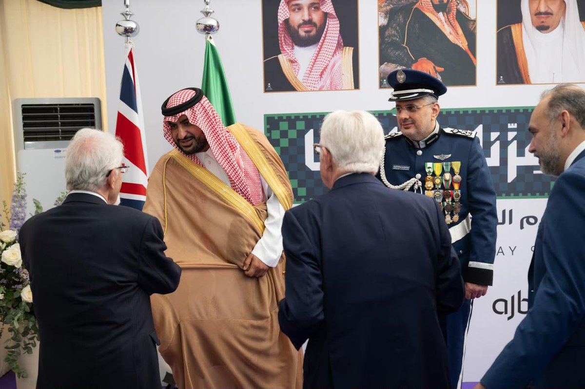 SaudiEmbassyUK's tweet photo. أقام صاحب السمو الملكي الأمير عبدالله بن خالد بن سلطان بن عبدالعزيز آل سعود، سفير خادم الحرمين الشريفين لدى المملكة المتحدة، حفل استقبال بمناسبة #اليوم_الوطني_السعودي_96، بحضور ضيف الشرف رئيس أركان القوات الجوية الملكية البريطانية الفريق أول جوي السير هارف سميث، وعدد من كبار الشخصيات والمسؤولين البريطانيين والسفراء ورؤساء البعثات الدبلوماسية.

وسلطت المناسبة الضوء على عمق العلاقات السعودية البريطانية، وما يجمع البلدين من شراكة راسخة وتعاون متنامٍ في مختلف المجالات.