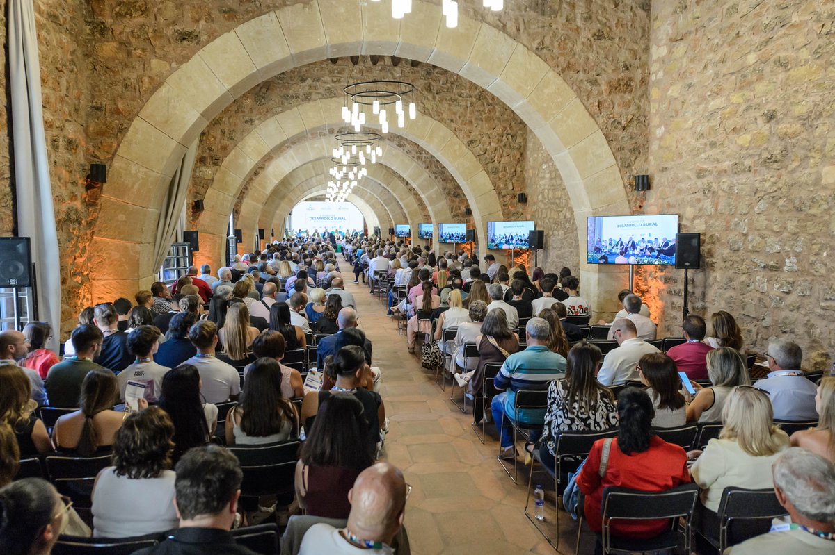 RECAMDER's tweet photo. ✅El 'Manifiesto por los pequeños municipios y el futuro del medio rural’ firmado en Sigüenza reivindica una Ley Nacional del Pequeño Municipio, Ley Estatal contra la Despoblación, blindar el programa LEADER o que se reconozca la población vinculada.
ℹ️ https://t.co/1o73ToXrvO https://t.co/WYgYsTRLF4