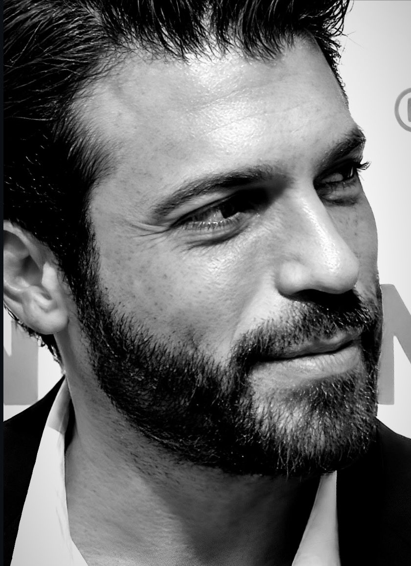 CanYamanNewsInt's tweet photo. ♦️#CanYaman ✨ https://t.co/92ozP0Z5rq