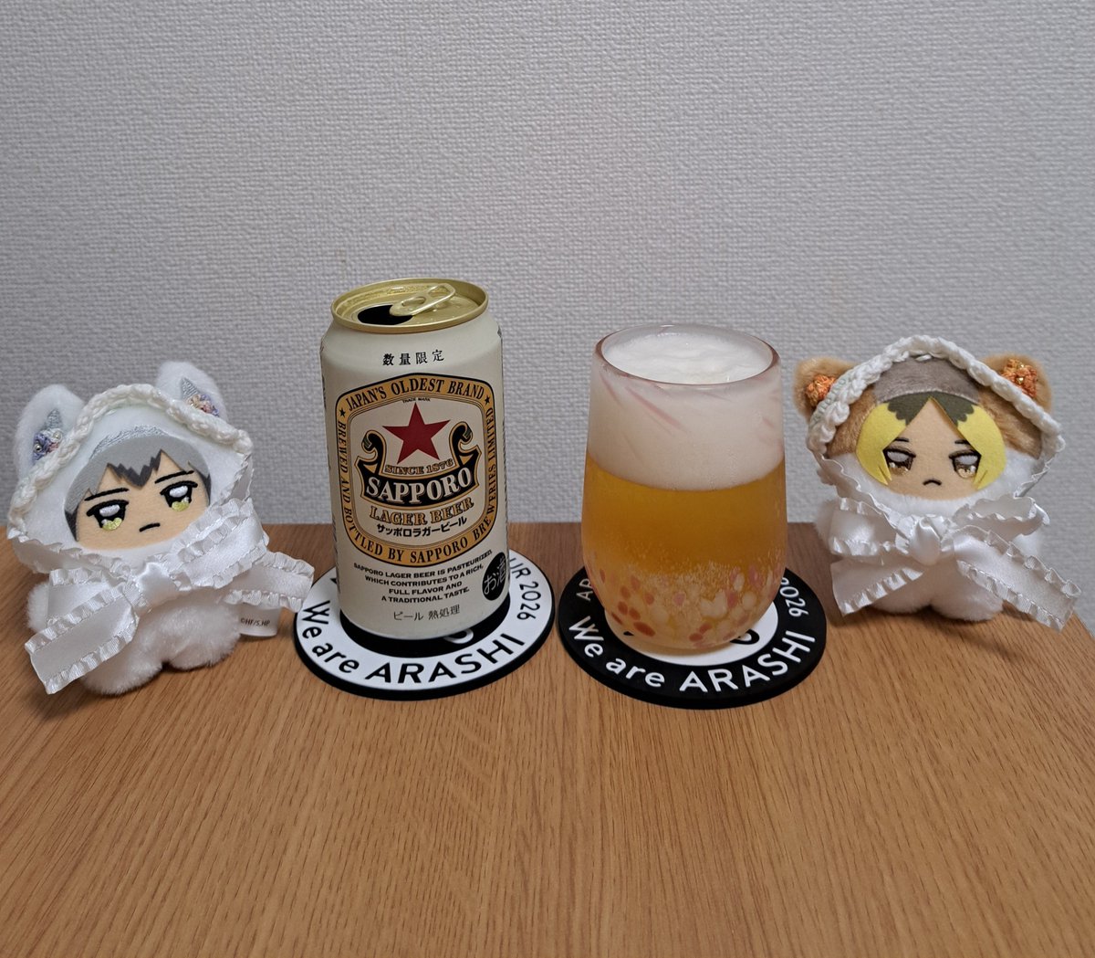s3939ms1106j's tweet photo. 明日も仕事だけどちょっとくらい飲んでもいいよね🍻

ちみきたさん「きょうはぜったいにのみすぎちゅういや」
ちみんまさん「……………」

#うちのちみけも
#ちみけものいる暮らし https://t.co/JSYfcTMFyN