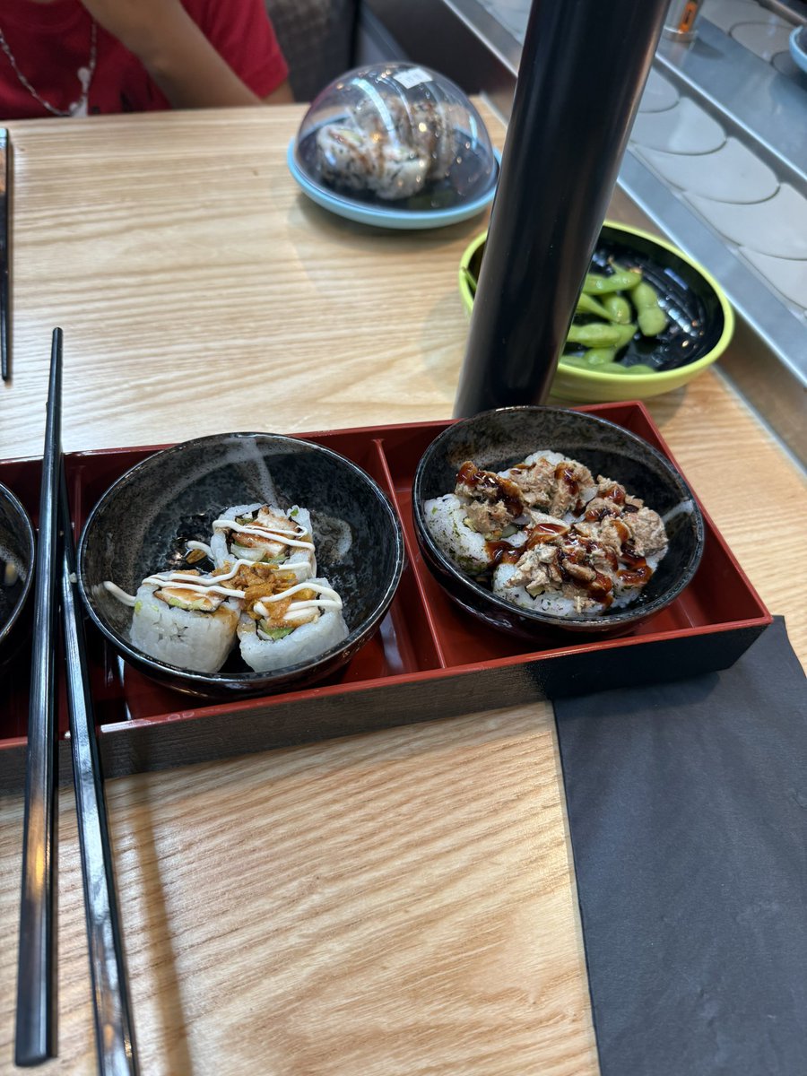 5amelite's tweet photo. Love a bit of #yosushi https://t.co/zFoGT9ASjP