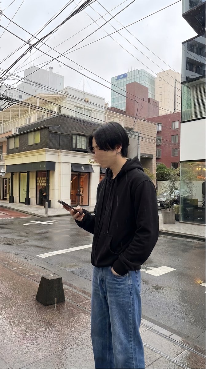 1i0_xy's tweet photo. 昼と夜でギャップがあるって言われます https://t.co/AC8zOiGcHv
