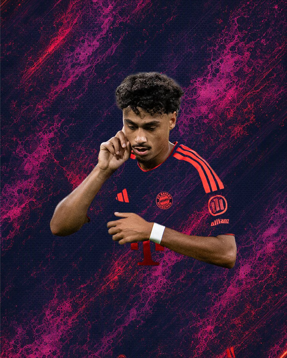 FCBayern's tweet photo. 𝑭𝒐𝒌𝒖𝒔 auf das Design 👀🎨
Welches Trikot gefällt euch am besten? 🤔 https://t.co/qoLr8cBGth