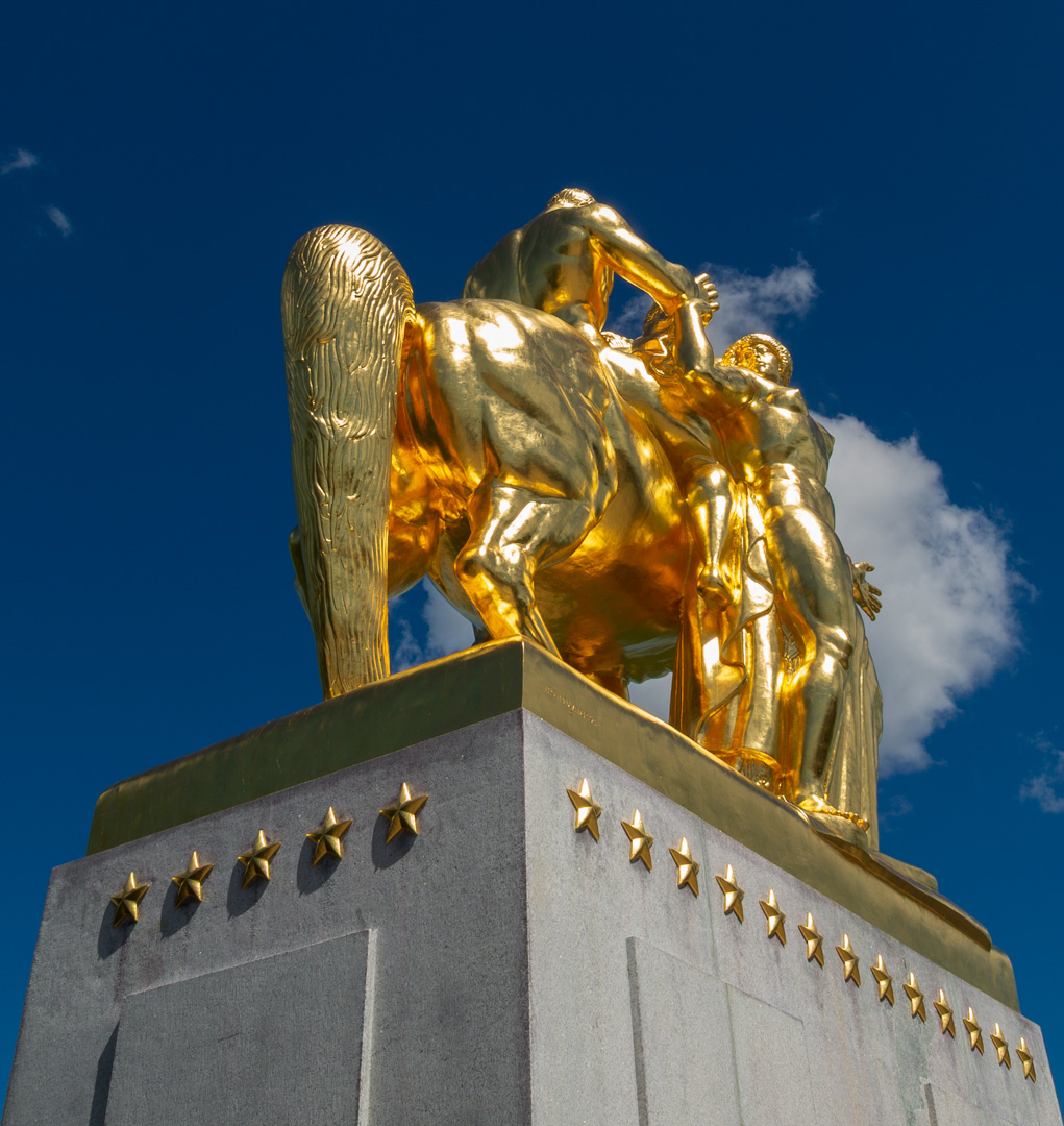 bfurman's tweet photo. The newly gilded "Sacrifice" equestrian sculpture on Washington, D.C.'s Memorial Bridge offers a sneak peek at the finishing details planned for the proposed 250-foot high Triumphal Arch. #TrumpArch #Trump #WashingtonDC #TriumphalArch #democracy #vote #freedom250 https://t.co/5i06Iupuqm