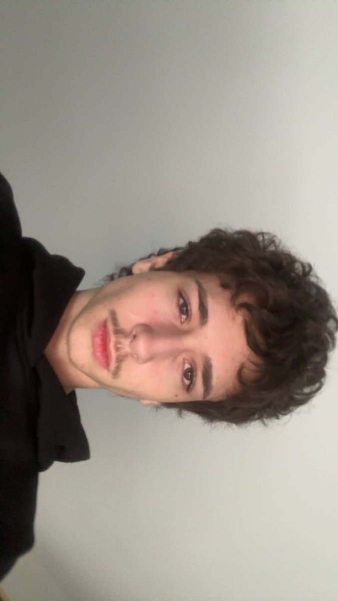 lucasuro_'s tweet photo. who can pay 4 my weed rn? im in a big crisis so yep any help is appreciated https://t.co/g8hccSZS2V
