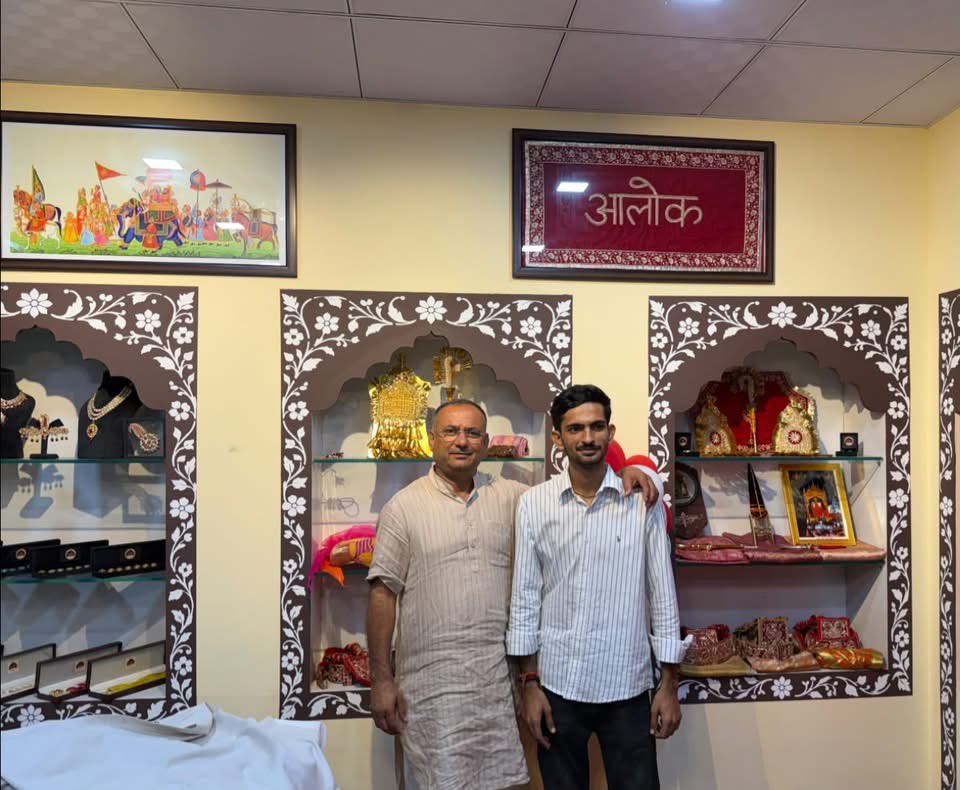 SSKharaBJP's tweet photo. आज बाड़मेर शहर में श्री प्रेमसिंह जी मेदुसर, श्री स्वरूपसिंह मेदुसर एवं श्री पुष्पेंद्रसिंह मेदुसर के नवीन प्रतिष्ठान “Aalok The Luxury Wedding Store “के उद्घाटन के पश्चात पहुँचकर शुभकामनाएँ प्रेषित की।

नवीन प्रतिष्ठान की सुखद एवं सफल शुरुआत के लिए हार्दिक बधाई एवं शुभकामनाएँ। ईश्वर से प्रतिष्ठान की निरंतर प्रगति एवं समृद्धि की कामना करता हूँ।