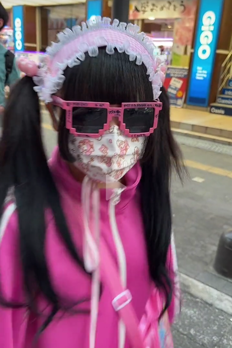ytranking's tweet photo. インフルエンサー・えれめんたるひーろーさんが19歳で死去　よりひとが涙で報告

▼記事
https://t.co/bA6YmbTwrk

・亡くなったのではないかという情報がXで拡散していた
・親友として活動をプロデュースしてきたよりひとが、父親に確認したうえで動画で報告
・本人のアカウントはログインできず発信できないため、動画の拡散を呼びかけ
・よりひと���「本当に僕の親友だったんですよ���と涙ながらに語った
